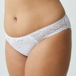 Slip Star White Luccia 6 Slip Star White Luccia -Lingerie Chic Soldes BL02409 016 WEB 1 759188a8 7cf2 4183 be5d 5e27126f2e8c