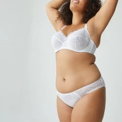 Slip Star White Luccia 7 Slip Star White Luccia -Lingerie Chic Soldes BL02409 016 WEB 31 ba256f8d d5fb 48e9 9a76 6e0ef3b60b3e